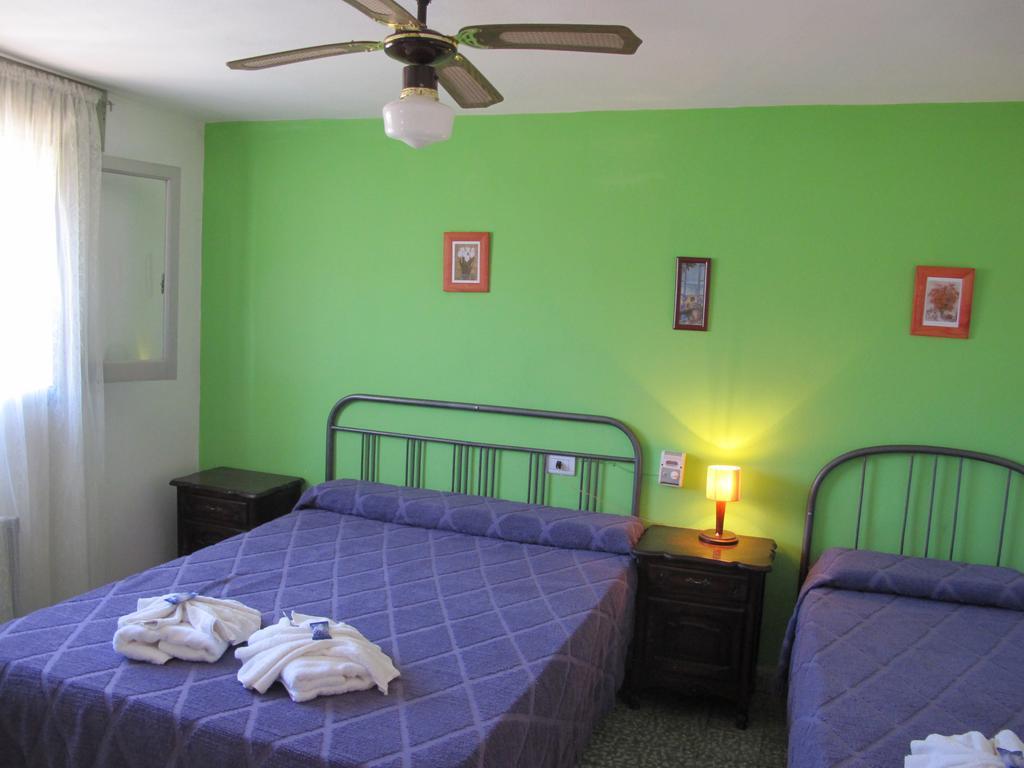 Bambi Hotel Ла-Фальда Экстерьер фото
