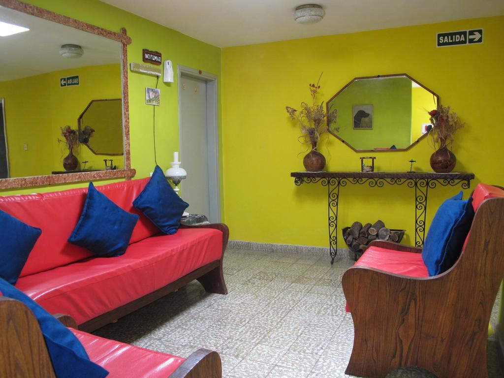 Bambi Hotel Ла-Фальда Экстерьер фото