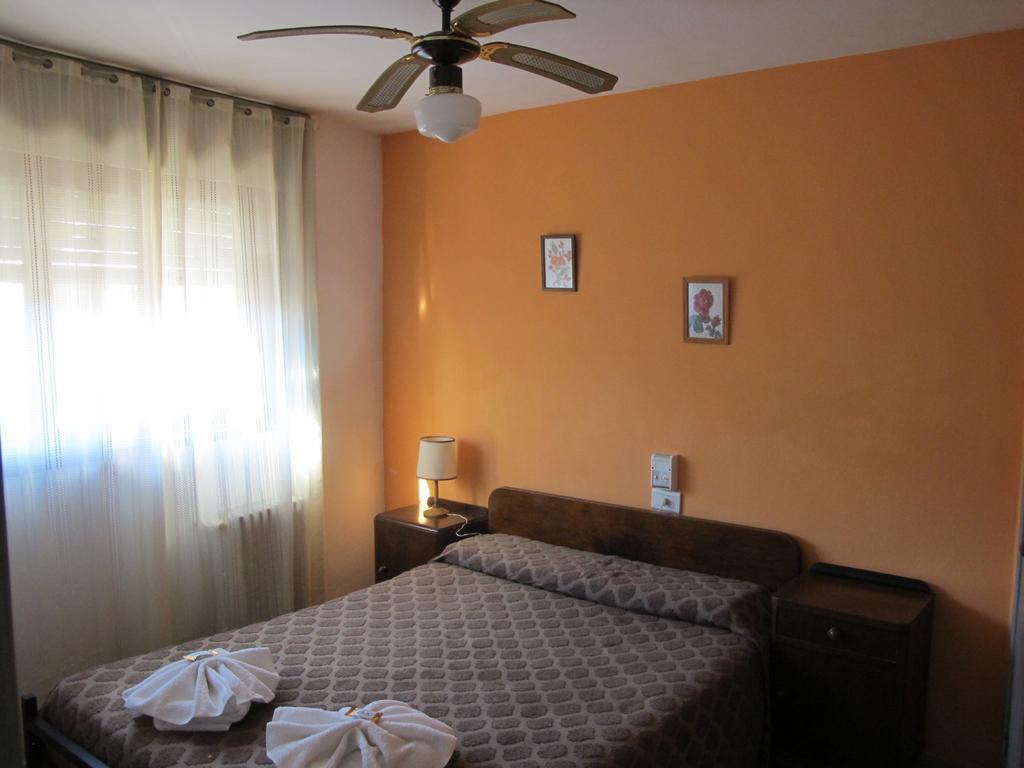 Bambi Hotel Ла-Фальда Экстерьер фото